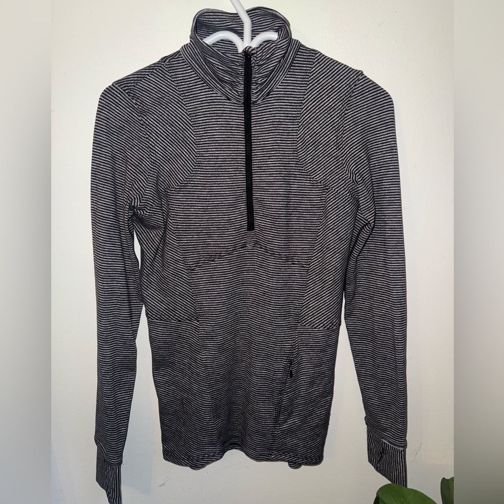 🍋 Lululemon Grey and Black Striped Jacket Half Zip Yoga Size 4